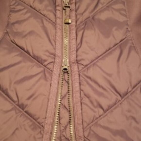 Athleta Rockridge Primaloft Vest, Size MEDIUM, Purple - Picture 8 of 13